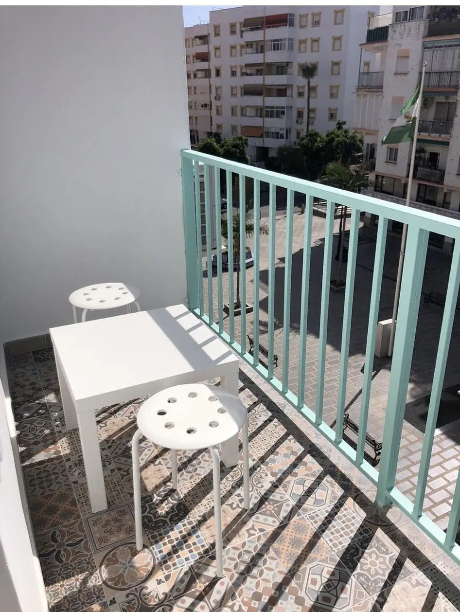 Balkon; fayans zemin, manzara