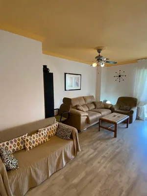 Wohnzimmer; holzboden, tageslicht