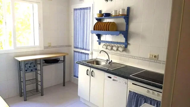 Балкон; поглед, природно светло
