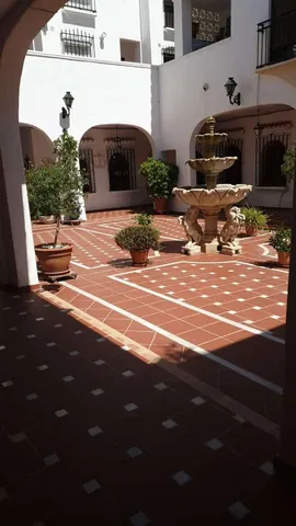 Haus und umgebung; fliesenboden, tageslicht