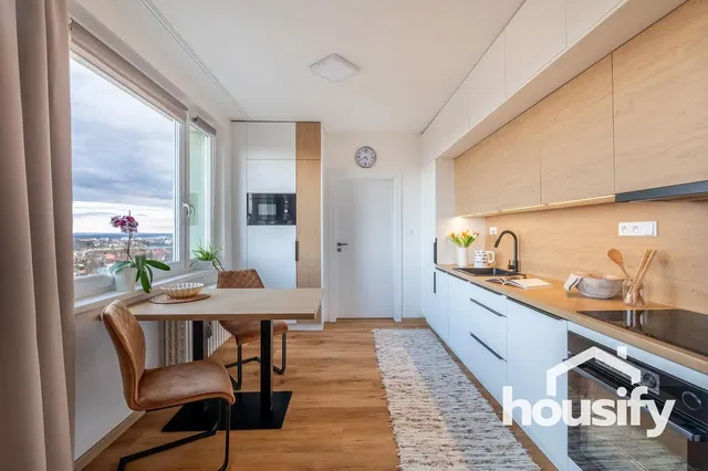 Cuisine; vue, électroménager, lumière naturelle, style moderne