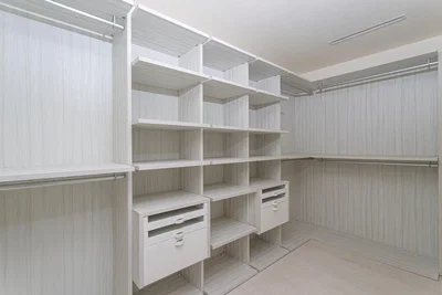 Garderobe; holzboden, renoviert