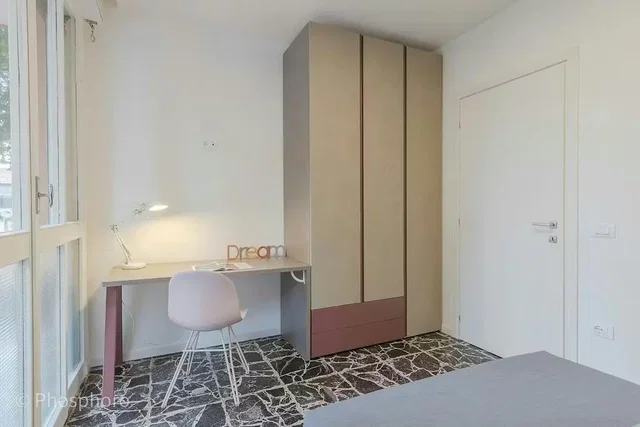 Bedroom; natural light, modern style