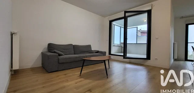 Salón; vista, luz natural, estilo moderno, suelo de madera