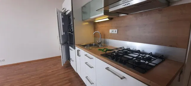 Kitchen; kitchen appliances, natural light