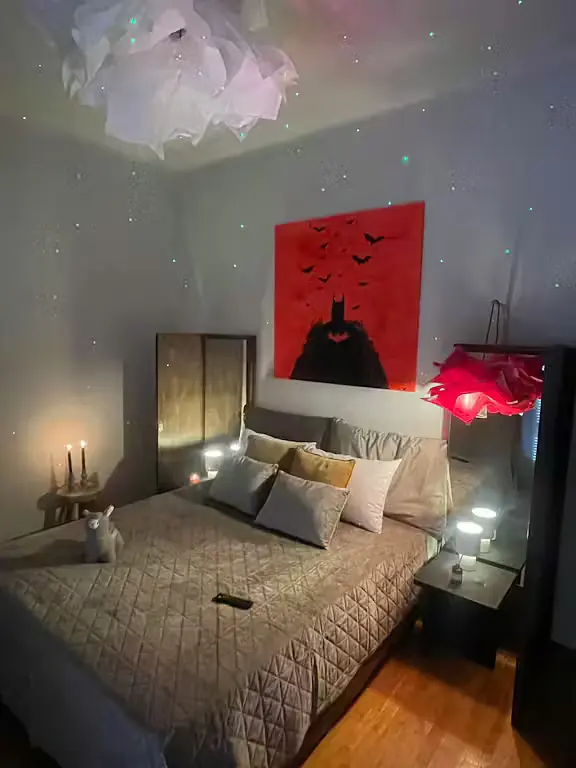 Chambre; parquet, lumière naturelle