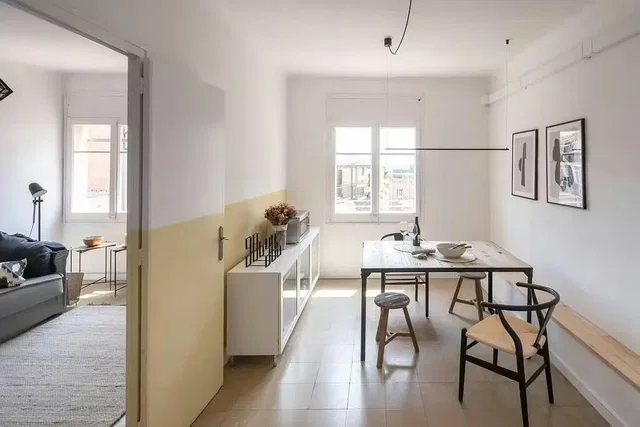 Dining room; natural light, modern style