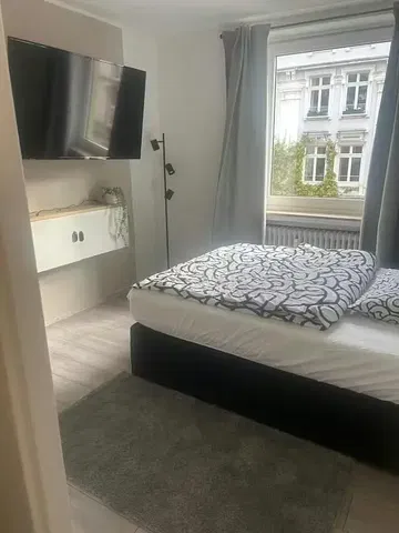 Quarto; luz natural, vista