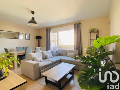 Oturma odası; doğal ışık, modern stil