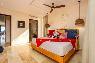 Spavaća soba; prirodno svjetlo, moderni stil