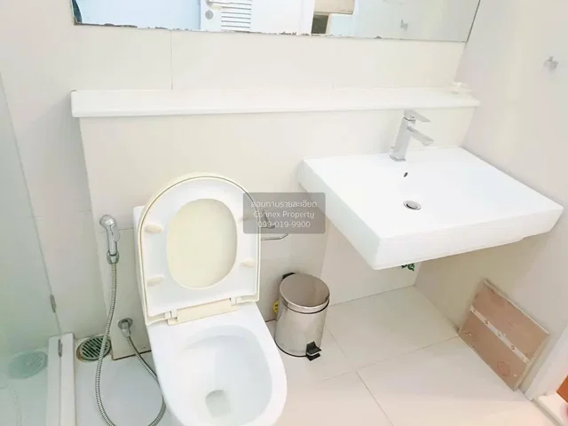 Toaleta; podłoga z płytek