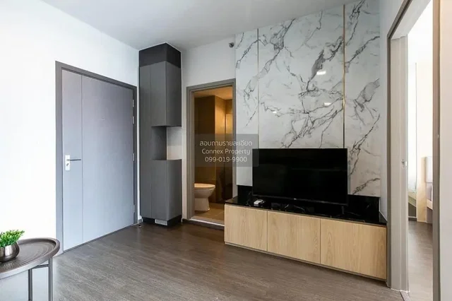 Хол; естествена светлина, модерен стил