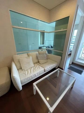 Oturma odası; manzara, doğal ışık, modern stil