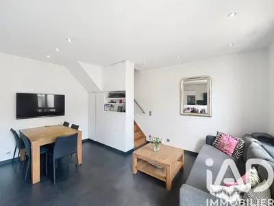 Salon; carrelage, style moderne, lumière naturelle, rénové