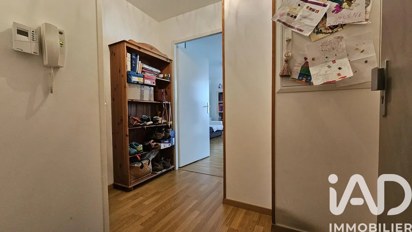 Гардероба; дрвени под, безбедност