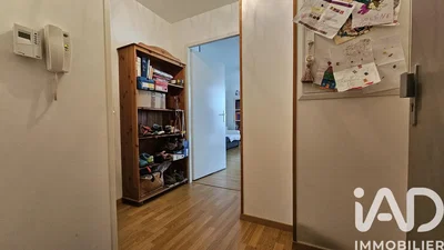 Гардероба; дрвени под, безбедност