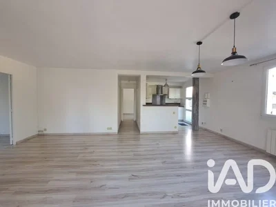 Dnevna soba; prirodno svjetlo, pločice