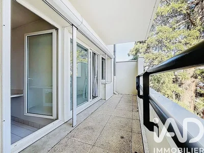 Balkon; manzara, fayans zemin