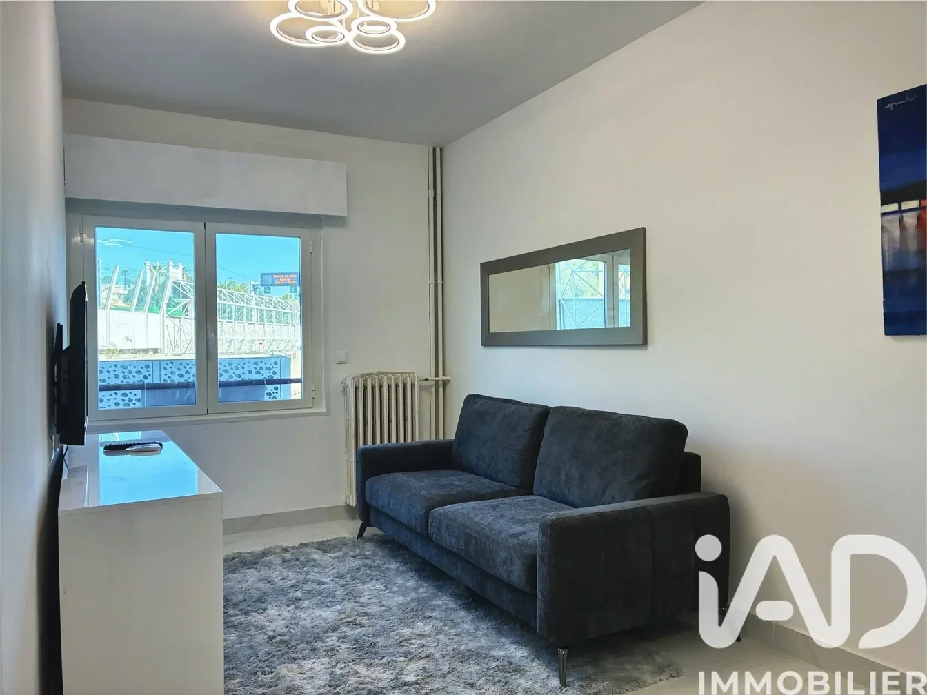 Oturma odası; manzara, doğal ışık, modern stil