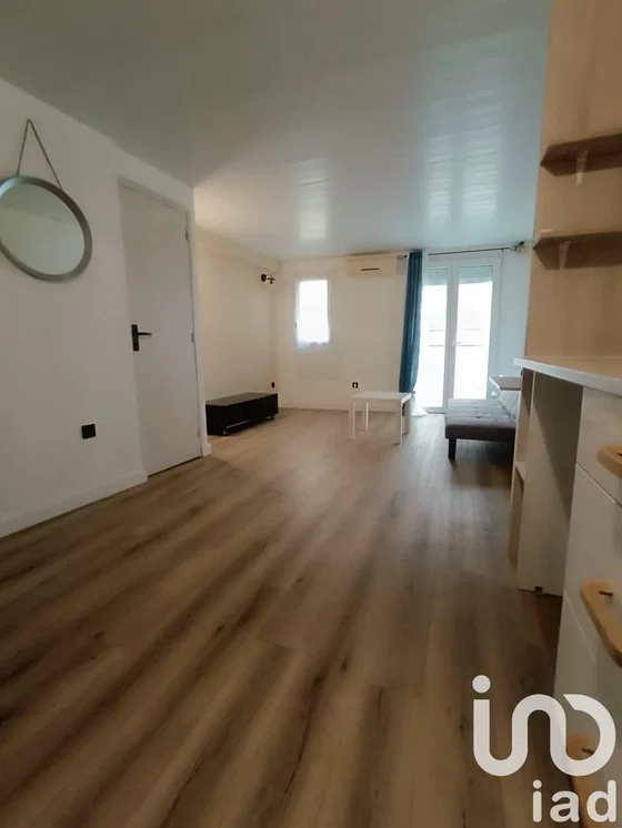 Living room; wood floor, natural light