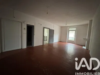 Ostale; potrebna renovacija, pločice, prirodna svjetlost