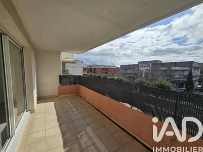Balkon; fayans zemin, manzara