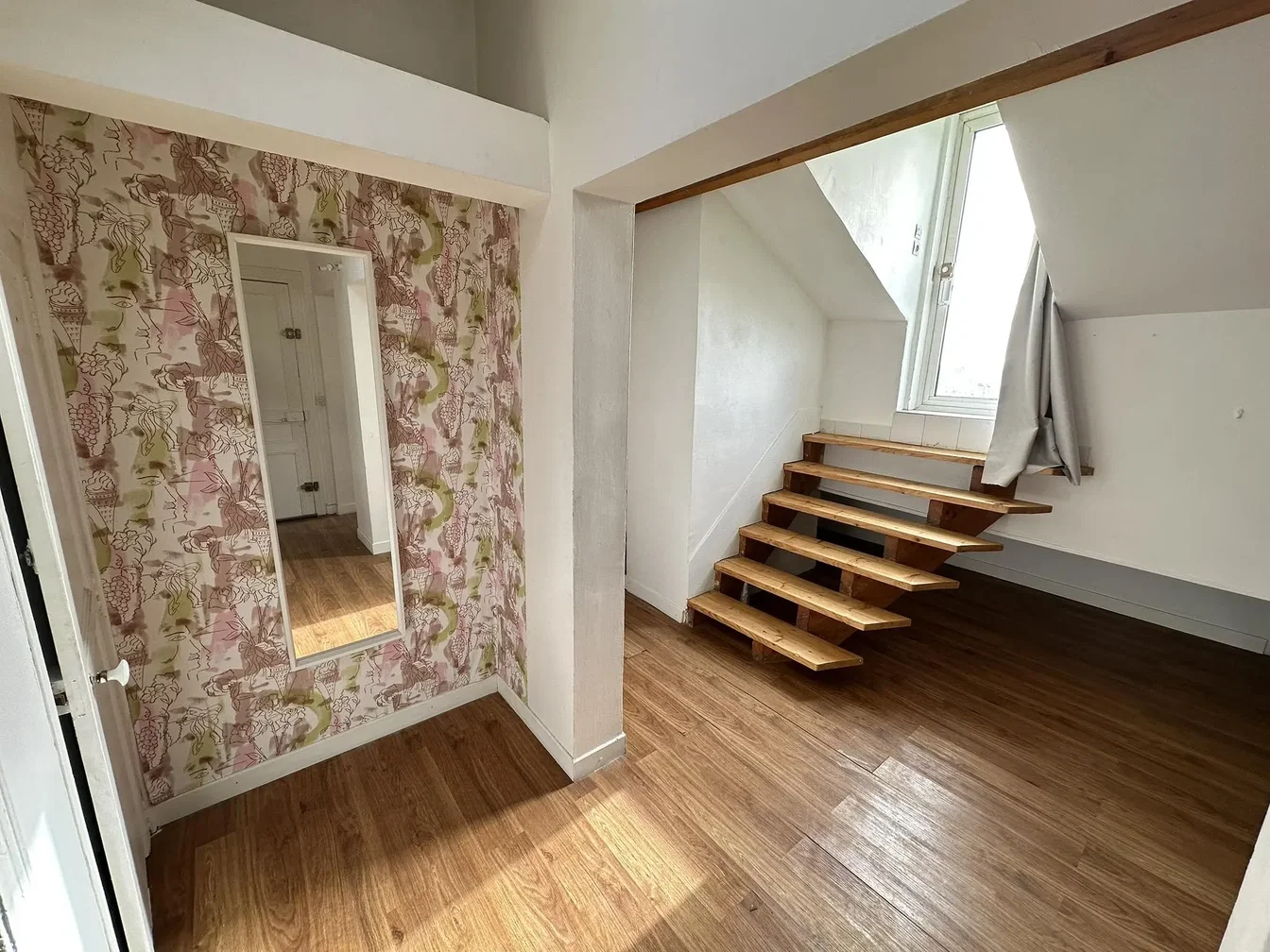Chambre; parquet, lumière naturelle