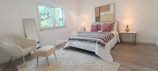 Bedroom; natural light, modern style