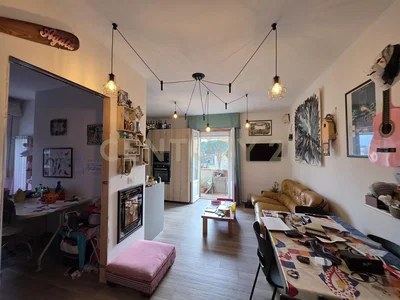 Oturma odası; doğal ışık, modern stil