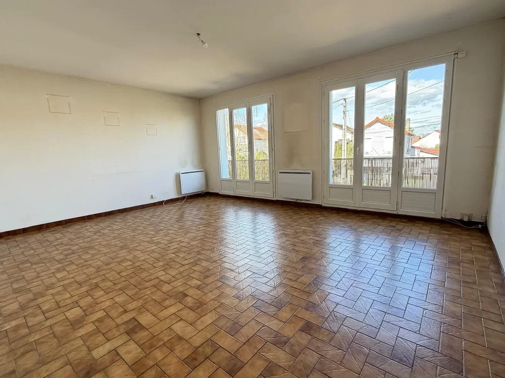 Salon; carrelage, vue, lumière naturelle