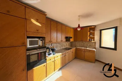 Кухиња; кухињски апарати, плочице, природно светло