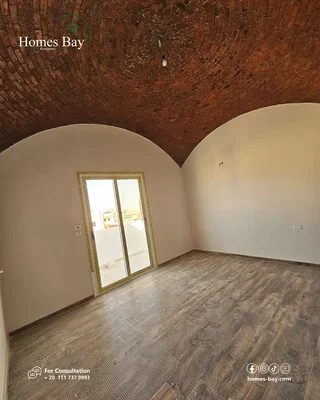 Sonstiges; holzboden, renovierungsbedürftig, tageslicht