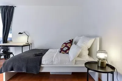 Bedroom; natural light, modern style