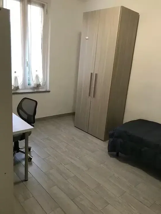 Schlafzimmer; holzboden, tageslicht