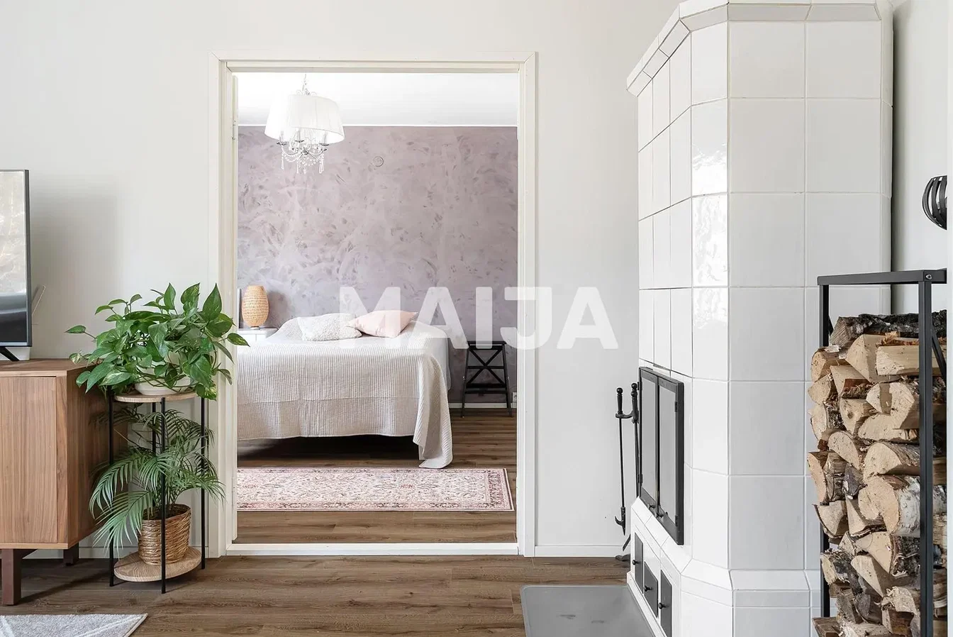 Slaapkamer; natuurlijk licht, houten vloer