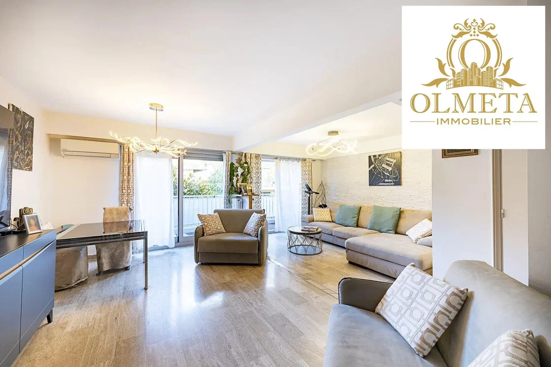 Oturma odası; doğal ışık, modern stil