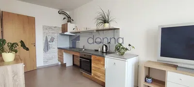 Küche; küchengeräte, tageslicht, moderner stil