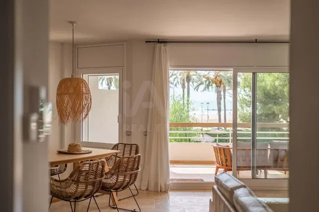 Living room; view, natural light