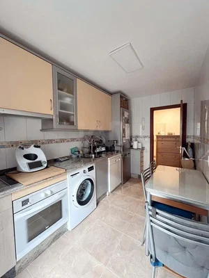 Mutfak; mutfak aletleri, fayans zemin