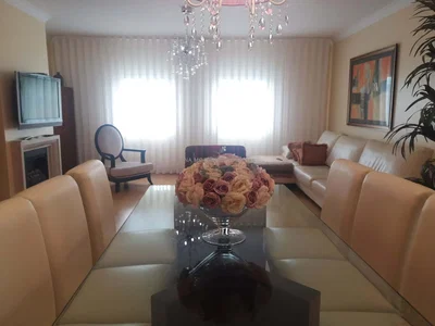Oturma odası; modern stil, doğal ışık