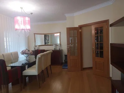 Oturma odası; doğal ışık, modern stil