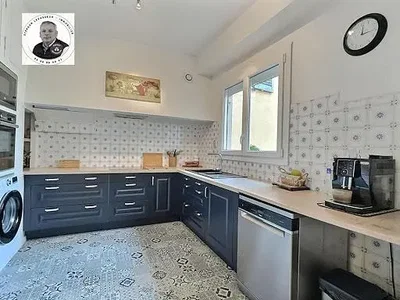 Кухиња; кухињски апарати, природно светло