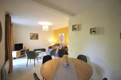 Дневна соба; природно светло, модерни стил