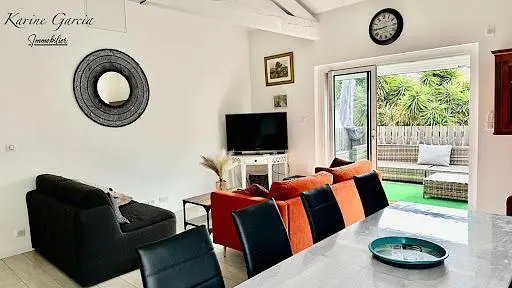 Дневна соба; поглед, природно светло