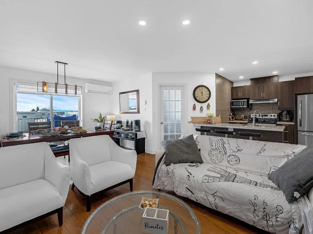 Дневна соба; поглед, природно светло, модерни стил