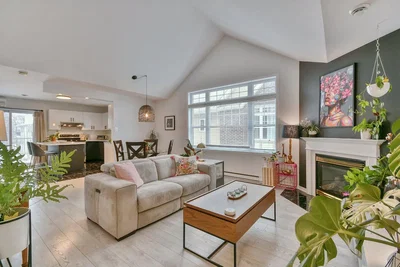 Soggiorno; luce naturale, stile moderno, camino