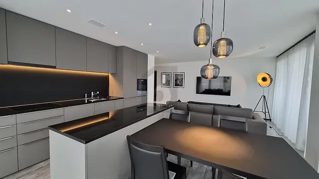 Küche; küchengeräte, moderner stil, tageslicht