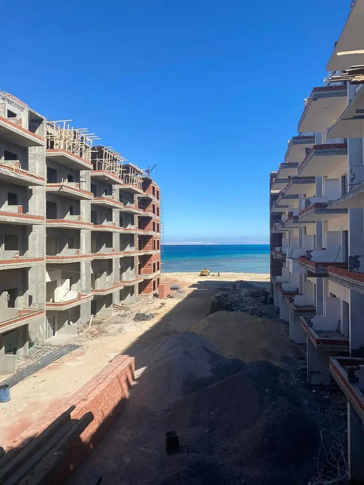 Maison et environs; vue