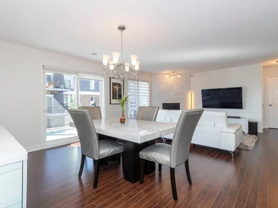 Wohnzimmer; tageslicht, moderner stil