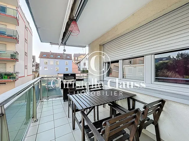 Terrace; tile floor, view